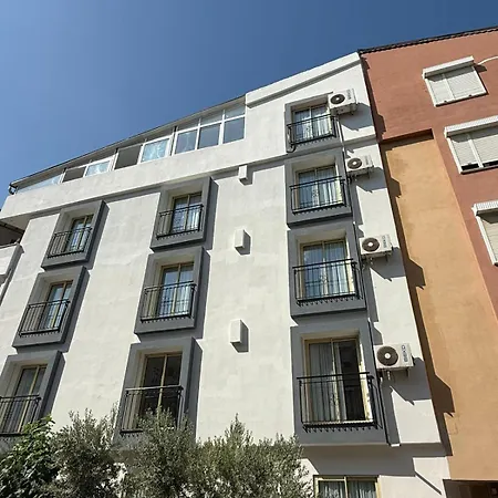 Oda ve Kahvaltı Nava 3*